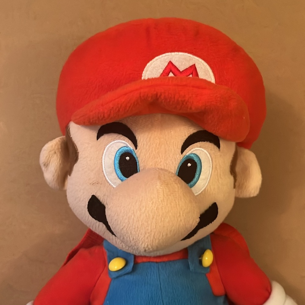 Super Mario Backpack - Picture 3 of 6